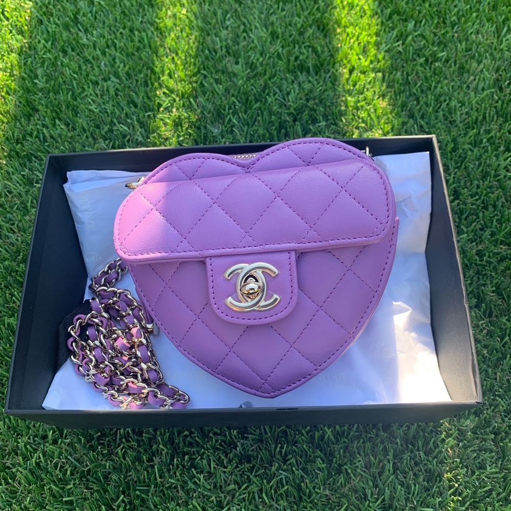 ❌SOLD❌ Chanel 22S CC In Love Purple Lambskin Quilted Clutch LGHW